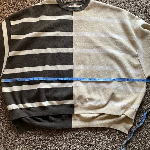 Free People Uptown Oversized Gray & Cream Striped Pullover Sweatshirt EUC Small - Picture 9 of 12